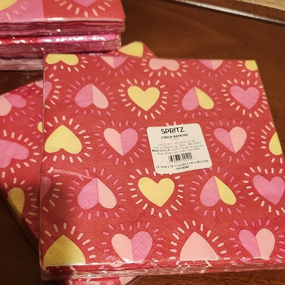 Heart Patterned Napkins - Picture 3 of 3